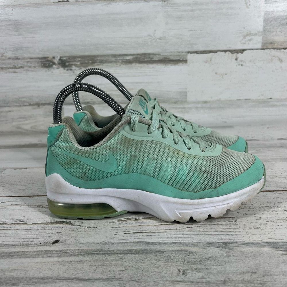 Nike Womens Air Max Invigor Print Aqua Green White Size 5.5 US